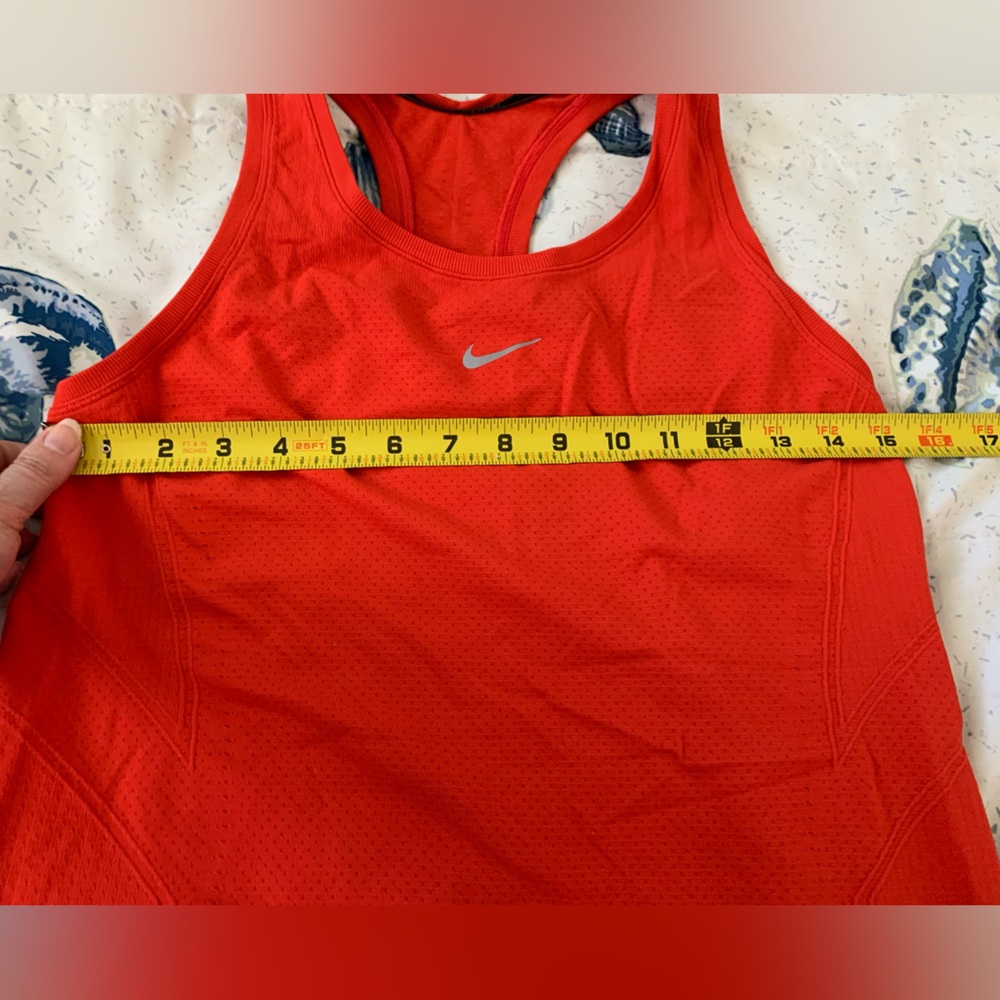 Nike Slim Fit Tank Top size Medium - Picture 5 of 6
